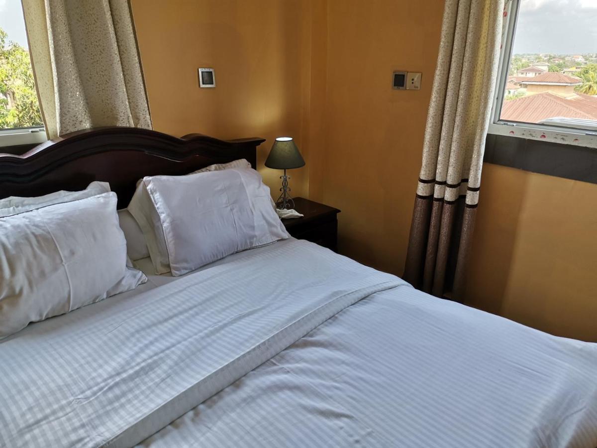 Residence Hoteliere Mb-202 C 杜阿拉 外观 照片